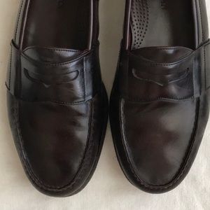Men’s leather size 10 1/2 Cole Haan burgundy penny loafer